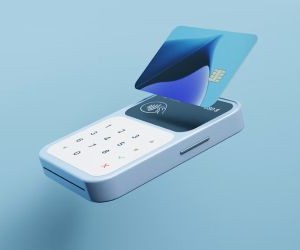 Il Forex offre opportunità di trarre profitto dalle fluttuazioni tra le valute globali in un mercato altamente liquido che opera 24 ore al giorno, ma è anche un'arena ad alto rischio a causa della leva finanziaria, della forte volatilità e dell'impatto delle notizie macroeconomiche; la chiave è fare trading con una strategia chiara, una rigorosa gestione del rischio e solo con il capitale che ci si può permettere di perdere senza compromettere la propria stabilità finanziaria.